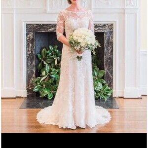 Maggie Sottero Vienna Lace Beaded Ivory Wedding Dress 3/4 Sleeves Size 4